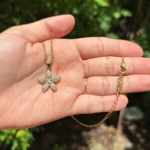 18K Gold Plated Stainless Steel Diamond Flower Necklace